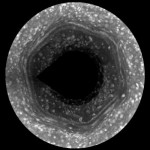 hexagone-pole-nord-saturne-300x298